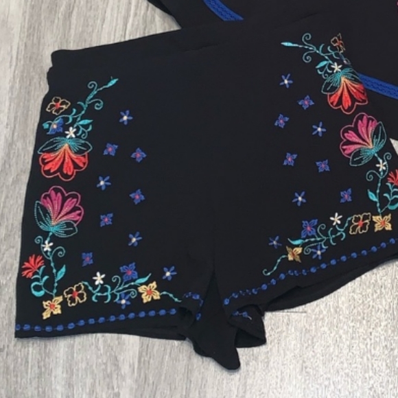 Xhilaration Pants - NEW ARRIVAL! BOHO EMBROIDERED SHORTS XHILARATION